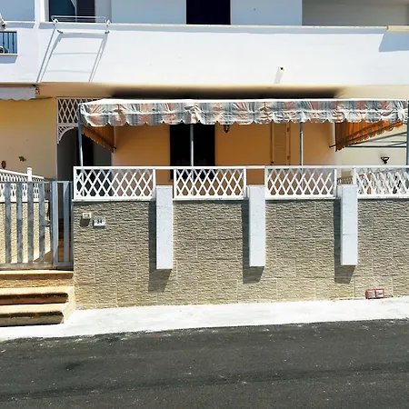 Grazioso Piano Terra E Doppio Spazio Esterno Calaluna Lido Marini